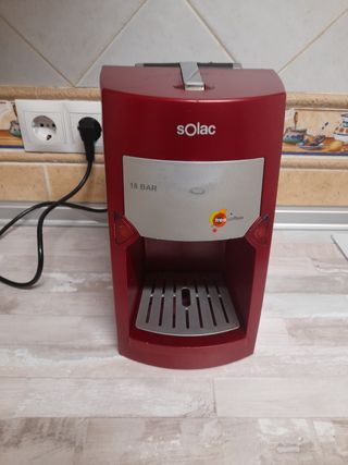 Cafetera de capsulas Solac de 18 bares de segunda mano por 15 EUR en  Alameda en WALLAPOP