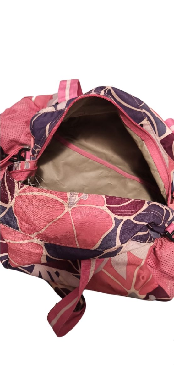 Bolso deporte flores tonos rosados Roxy