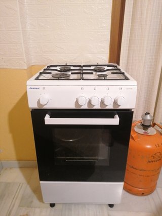 Hornilla con horno de gas de segunda mano por 100 EUR en Granada en WALLAPOP