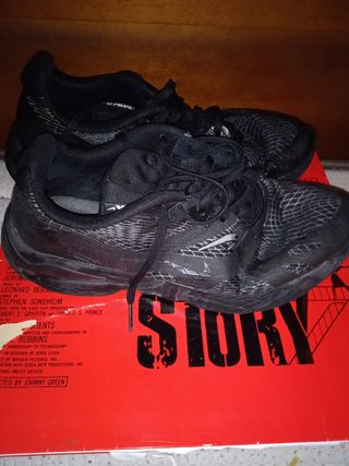 Zapatillas Nike DIMSIX hombre de segunda mano por 20 EUR en Madrid en  WALLAPOP
