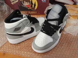 Zapatillas Jordan talla 36 nuevas a estrenar de segunda mano por 60 EUR en  Aguadulce en WALLAPOP