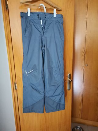 Pantalón ski Decathlon de segunda mano por 15 EUR en Sant Andreu de  Llavaneres en WALLAPOP
