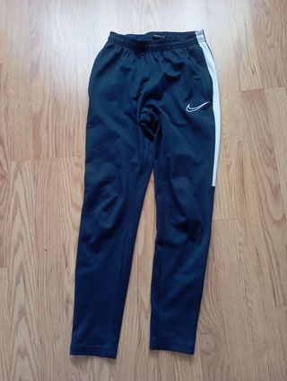 Pantalón corto Nike Sportwear Club para hombre en color azul marino