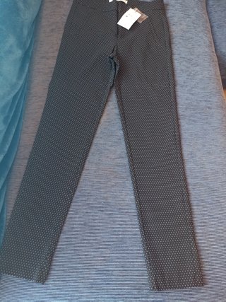 Pantalón mujer Sfera de segunda mano por 10 EUR en Castellví de Rosanes en  WALLAPOP