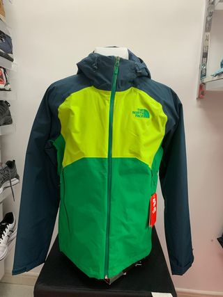 Chubasquero cortavientos The North face hombre de segunda mano por 80 EUR  en Baza en WALLAPOP