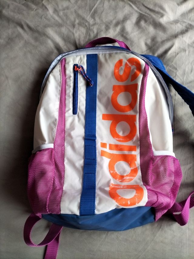 vendo mochila Adidas como nueva