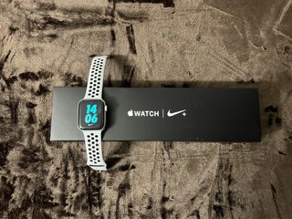 Apple Watch NIKE+ S4 44mm (GPS) de segunda mano por 210 EUR en Talavera de  la Reina en WALLAPOP