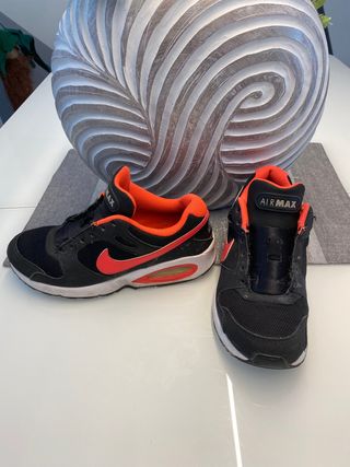 Air max Nike Talla 37 de segunda mano por 10 EUR en Villagonzalo Pedernales  en WALLAPOP