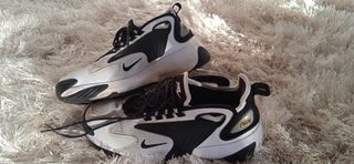 Zapatillas Nike zoom 2000 de segunda mano por 8 EUR en Santiago de  Compostela en WALLAPOP