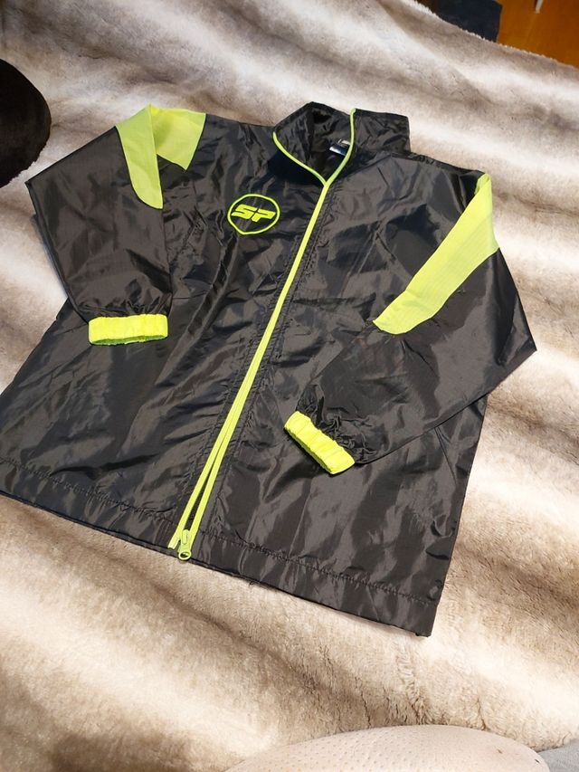 Chubasquero niño 8 años a estrenar