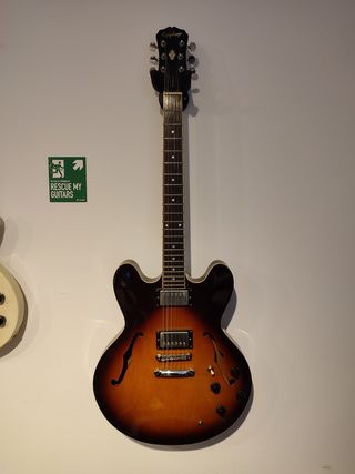 Epiphone ES 335 de segunda mano por 700 EUR en Barcelona en WALLAPOP