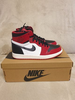 JORDAN 1 HIGH ZOOM AIR CMFT PATENT CHICAGO de segunda mano por 185 EUR en  Mejorada del Campo en WALLAPOP