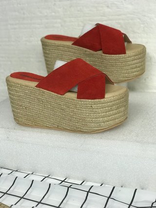 SANDALIAS CUÑA ESPARTO PIEL ROJA CHIKA10 talla38