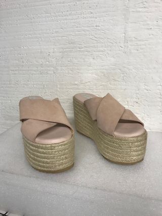 SANDALIAS CUÑA OXIGENO ROSA\\/ESPARTO Talla 38 de segunda mano por 49 EUR en  Torrebonica en WALLAPOP