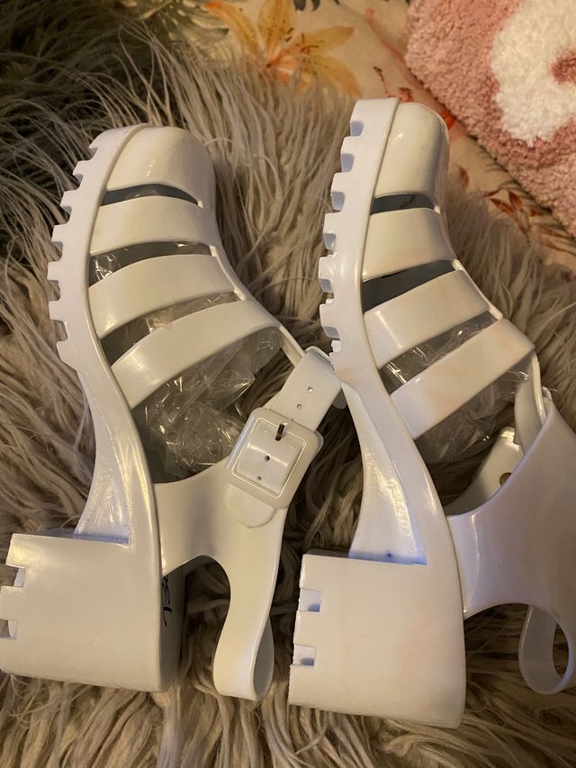 Sandali bianchi con tacco misura 39