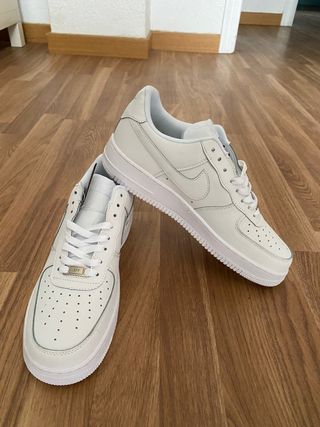NIKE AIR FORCE TALLA 44 de segunda mano por 85 EUR en La Cañada en WALLAPOP