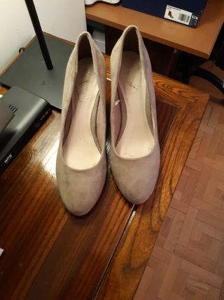 Zapatos cuña alta Sfera de segunda mano por 15 EUR en Madrid en WALLAPOP