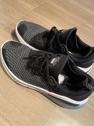 Zapatillas Nike mujer de segunda mano por 45 EUR en Valencia en WALLAPOP