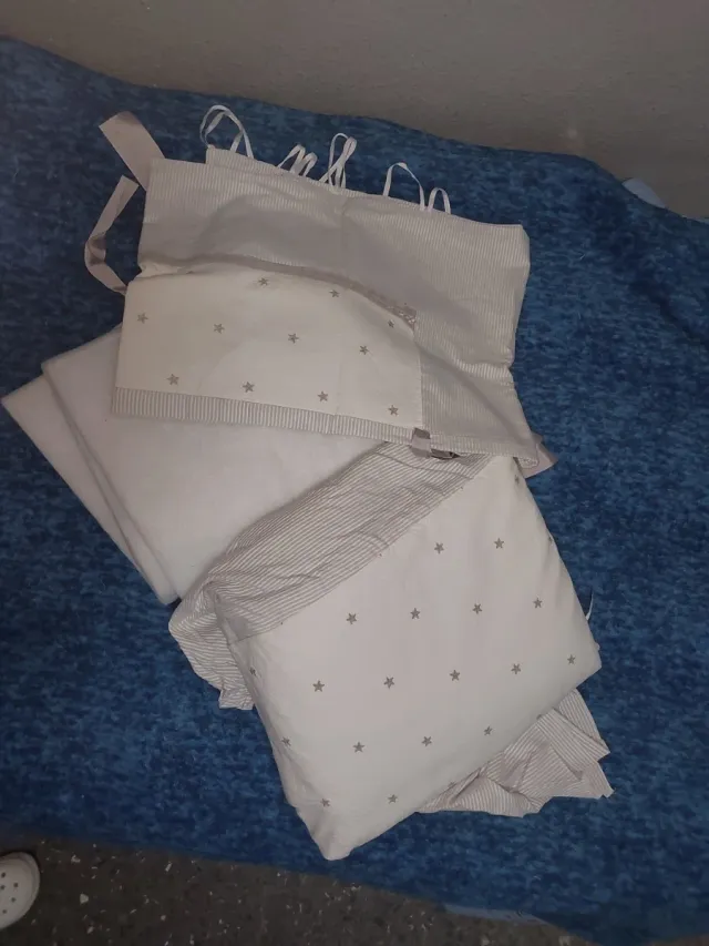 edredón y chichonera cuna