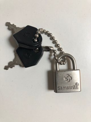 Candado Maleta Samsonite de segunda mano por 4 EUR en Barcelona en WALLAPOP