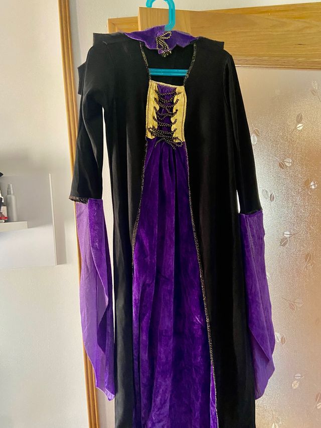 Disfraz con peluca vampiresa