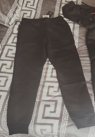 Chándal completo de hombre (INSIDE) de segunda mano por 35 EUR en La Zubia  en WALLAPOP