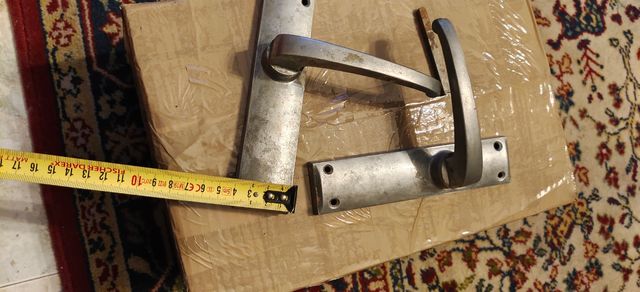 Manetas antiguas de ventana