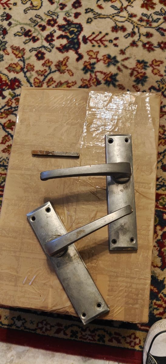 Manetas antiguas de ventana