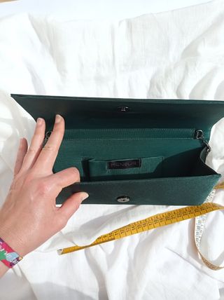 Bolso mano verde botella nuevo boda invitada ideal de segunda mano por 20  EUR en Sevilla en WALLAPOP