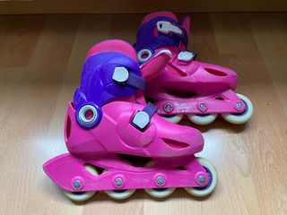 Patines línea, bolsa y protecciones de segunda mano por 15 EUR en Zaragoza  en WALLAPOP