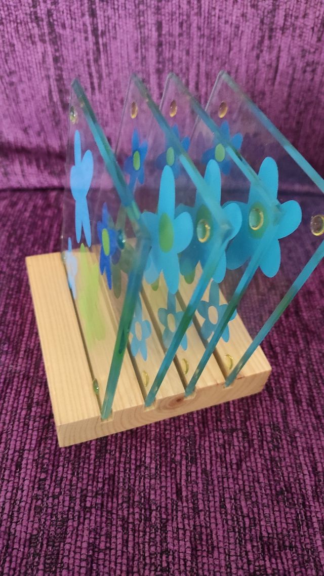 4 posa vasos cristal y soporte madera