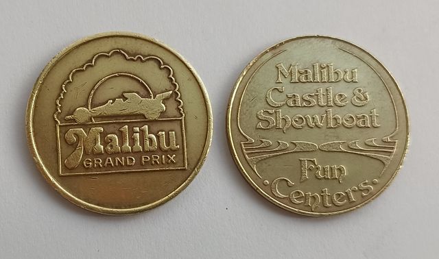 Lote Antiguos Token Malibú Castle y Gran Prix