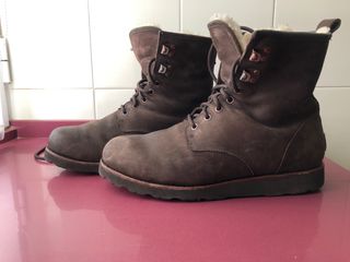 Botas UGG waterproof talla 42 de segunda mano por 45 EUR en Mairena del  Aljarafe en WALLAPOP