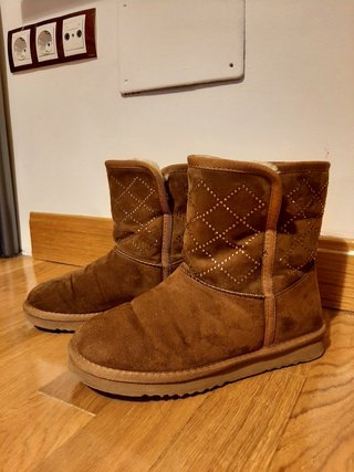 Botas con forro de pelo Mujer de segunda mano por 6 EUR en Móstoles en  WALLAPOP