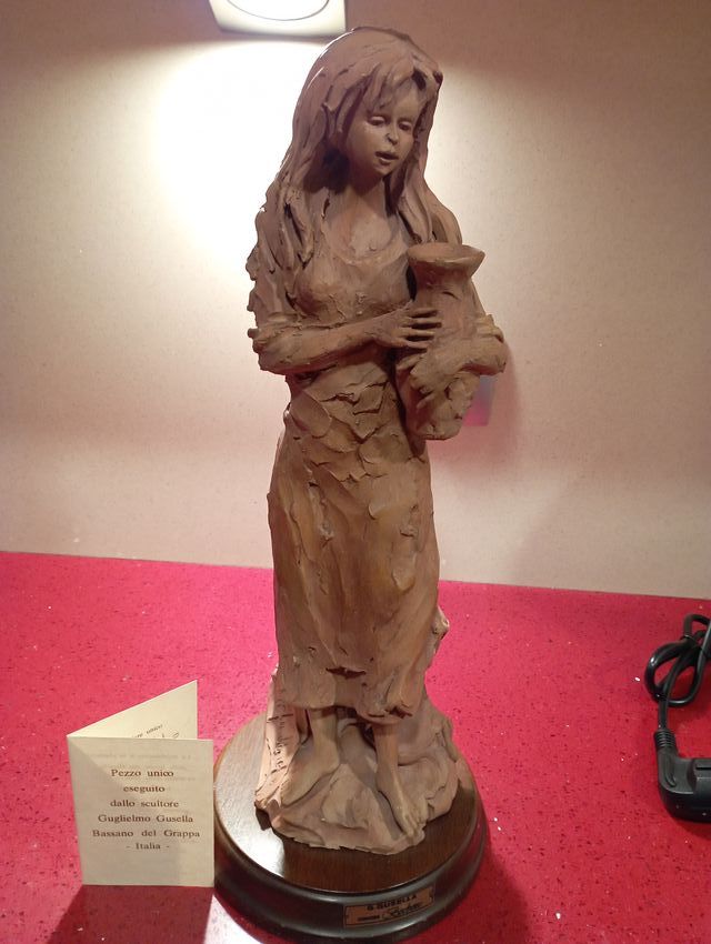 Escultura de arcilla de Guglielmo Gusella