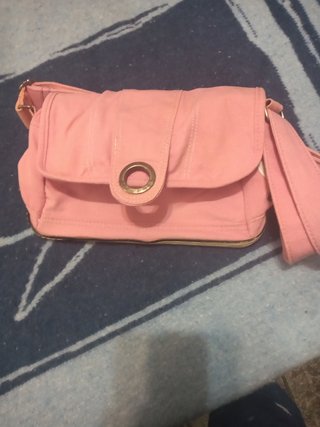 Bolso, bandolera converse de segunda mano por 6 EUR en Villarta de los  Montes en WALLAPOP