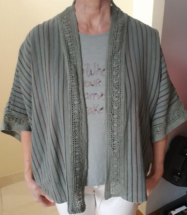 Chaqueta tipo kimono verde rayas