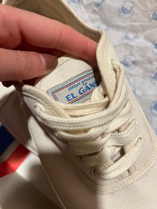 Zapatillas ganso blancas hombre de segunda mano por 15 EUR en Madrid en  WALLAPOP