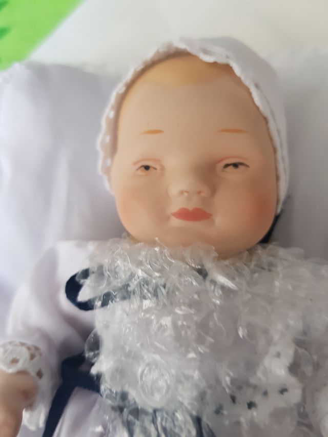 Muñeco de porcelana