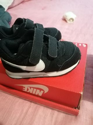 Zapatillas Nike talla 23 de segunda mano por 15 EUR en Leganés en WALLAPOP