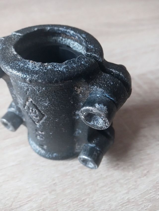 Fontanería. Agarradera