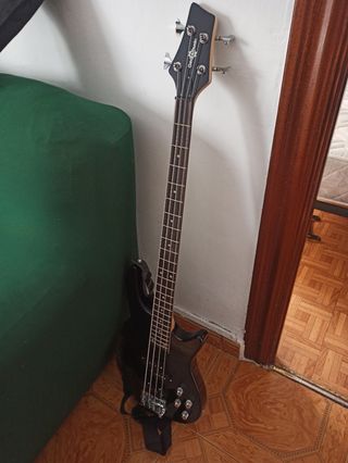 Pack bajo Chicago gear4music de segunda mano por 130 EUR en Madrid en  WALLAPOP