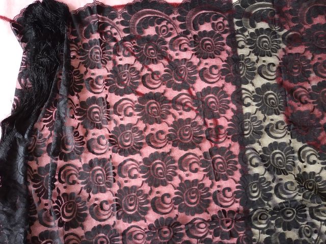 Mantón tipo chal negro