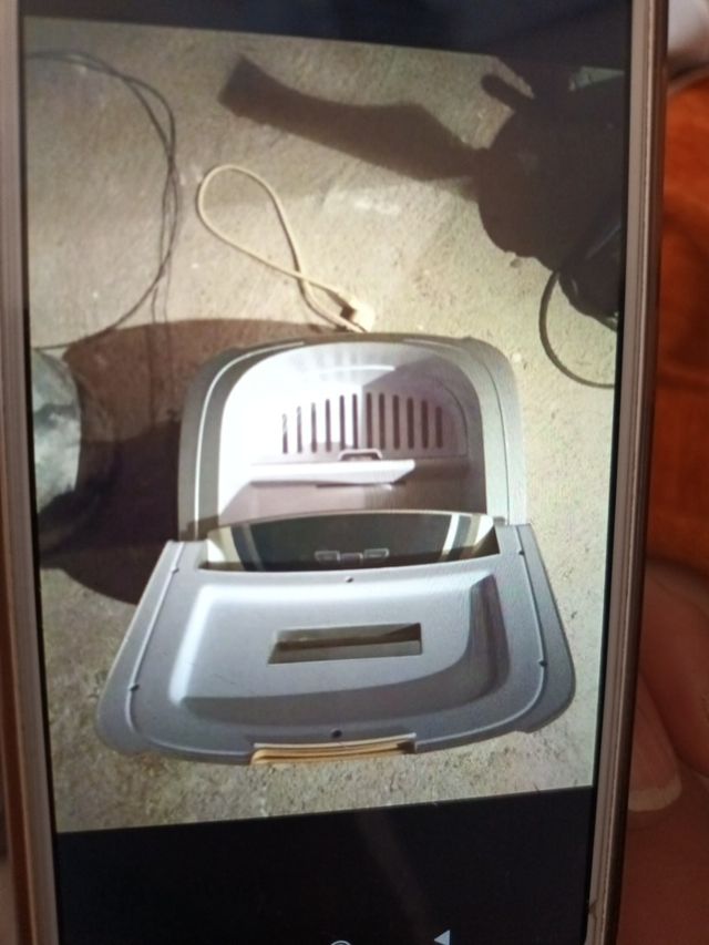 máquina pequeña de hacer cubitos de hielo