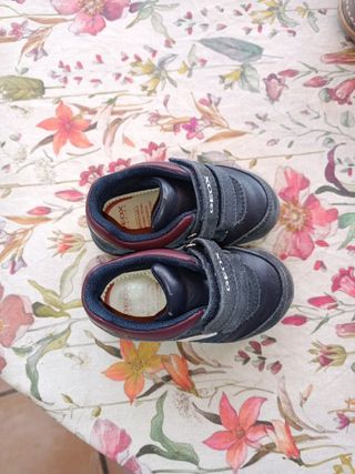 Zapatos bebé talla 21 Geox de segunda mano por 6 EUR en Los Dolores en  WALLAPOP
