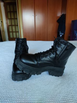 Botines Bosanova. de segunda mano por 10 EUR en Terrassa en WALLAPOP