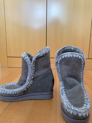 Mou Boots propone sus botas brillantes para estas Navidades