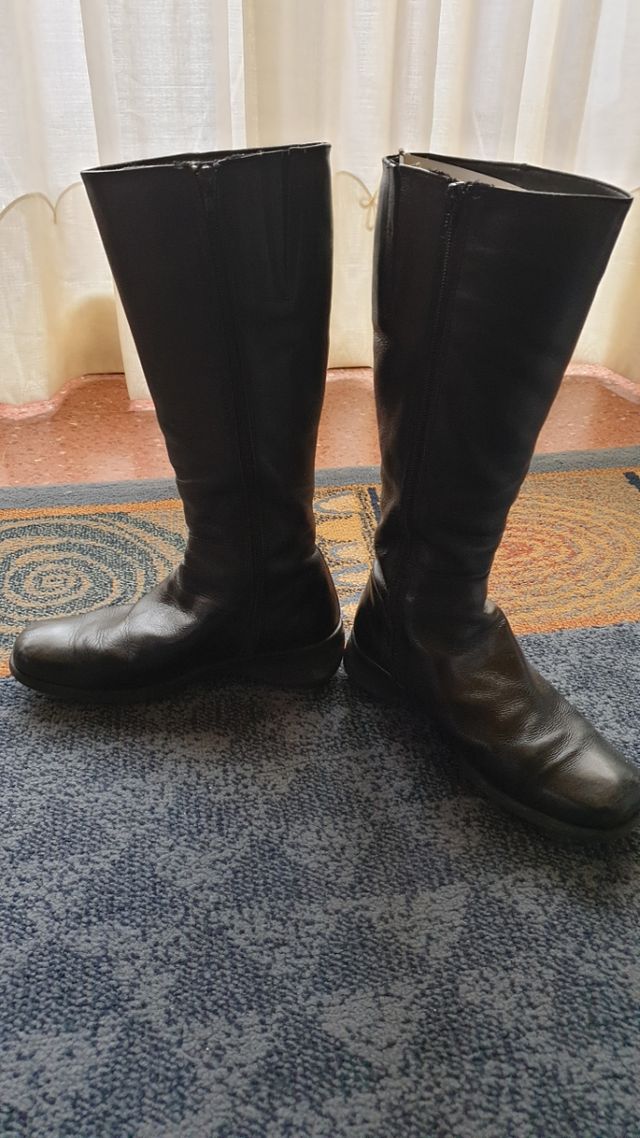 Botas altas negras de piel