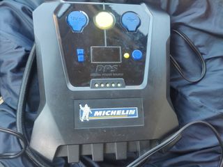 Compresor Michelin 9519 de segunda mano por 30 EUR en Torrejón de Ardoz en  WALLAPOP