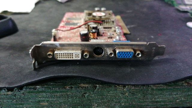 Targeta Grafica Ati AGP R96 ND3 256MB